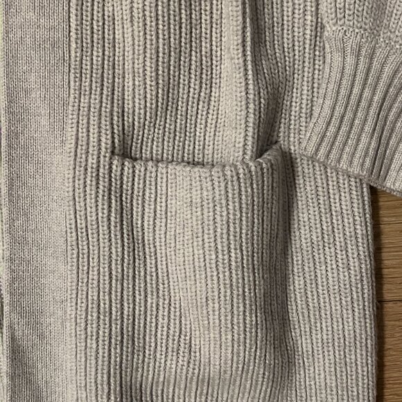 Light Grey Aritzia Wilfred Free Cardigan Size XXS - Picture 3 of 3
